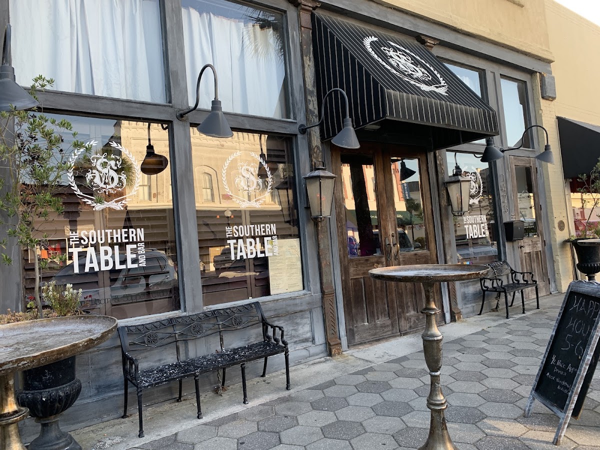 Southern Table Boom Boom Bar